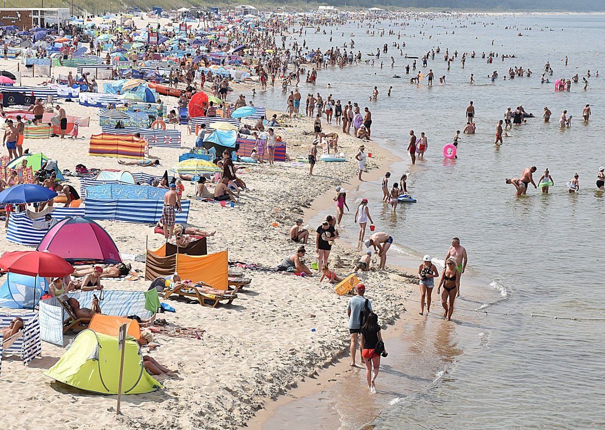 Urlaub an der Ostsee: Pärchen hat Sex am Strand.