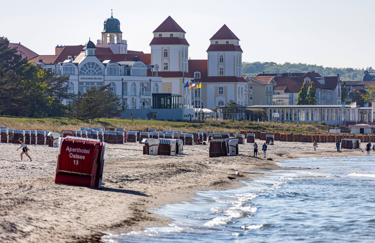 Urlaub an der Ostsee: Auf einer beliebten Ferieninsel haben Unternehmer mit Aktion auf ihre dramatische Lage aufmerksam gemacht. (Symbolbild)