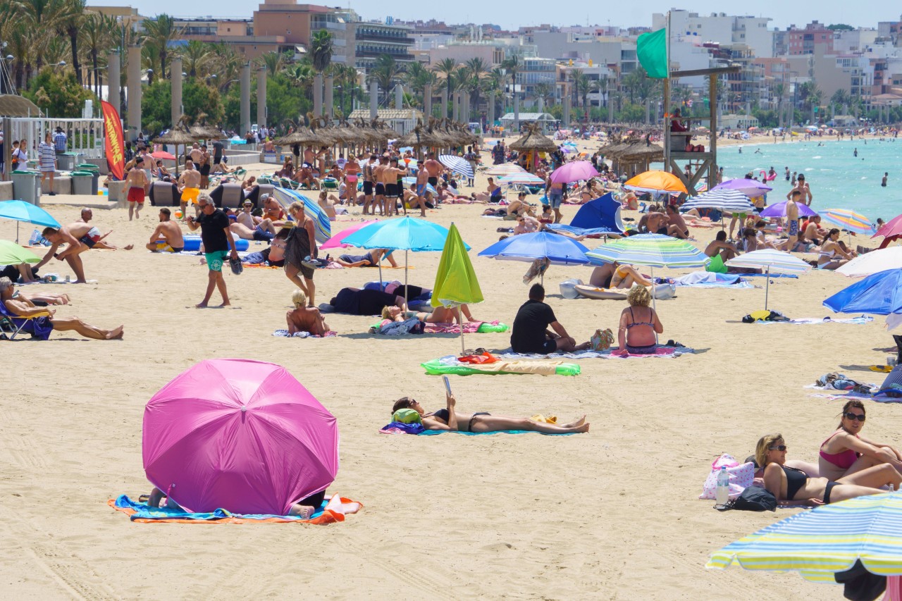 Urlaub auf Mallorca: Ist es für Touristen aus Deutschland bald vorbei mit dem Strandvergnügen (Symbolbild)? 