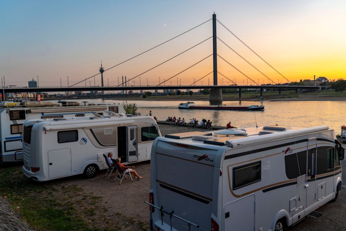 Urlaub auf dem Camping-Platz: Urlauber hat riesengroße Leidenschaft – sein Wohnwagen sieht plötzlich SO aus