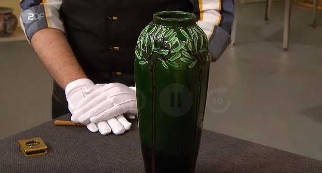 Bares für Rares: Diese Vase sorgt für Aufsehen.