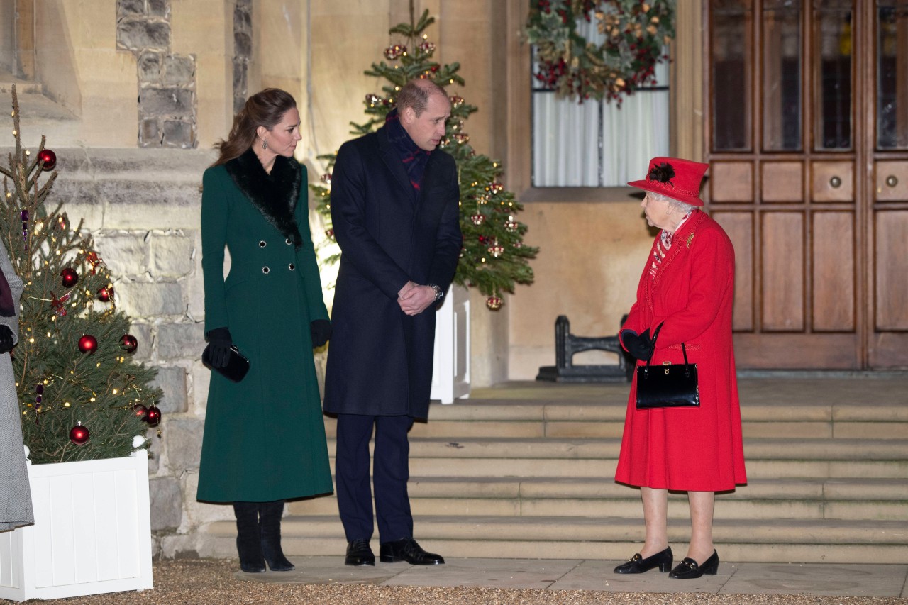 Queen Elizabeth II. fordert, dass William und Kate das Protokoll wahren.