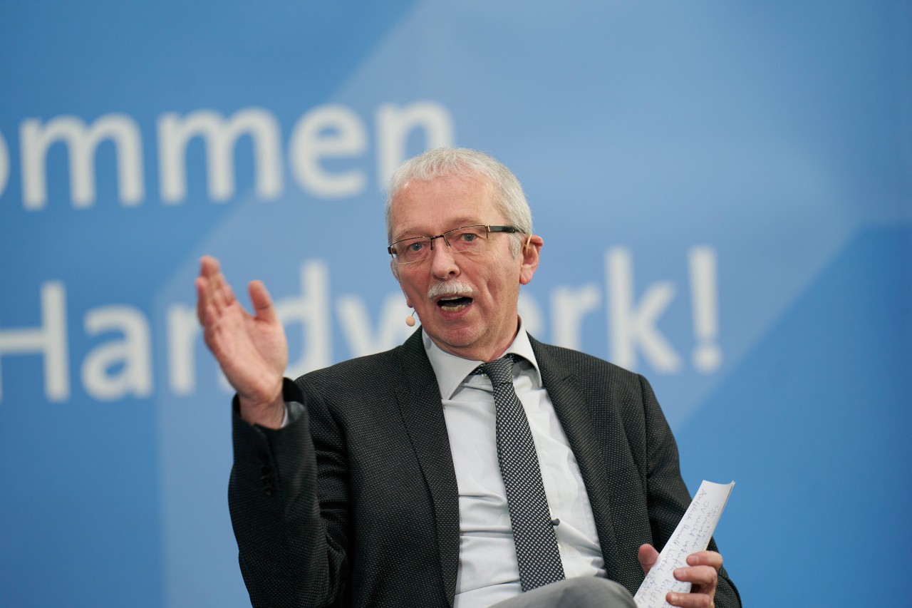 Michael Frisch, Landesvorsitzender der AfD in Rheinland-Pfalz, und seine Partei reichten einen Eilantrag gegen die Corona-Regelndes Landes ein.