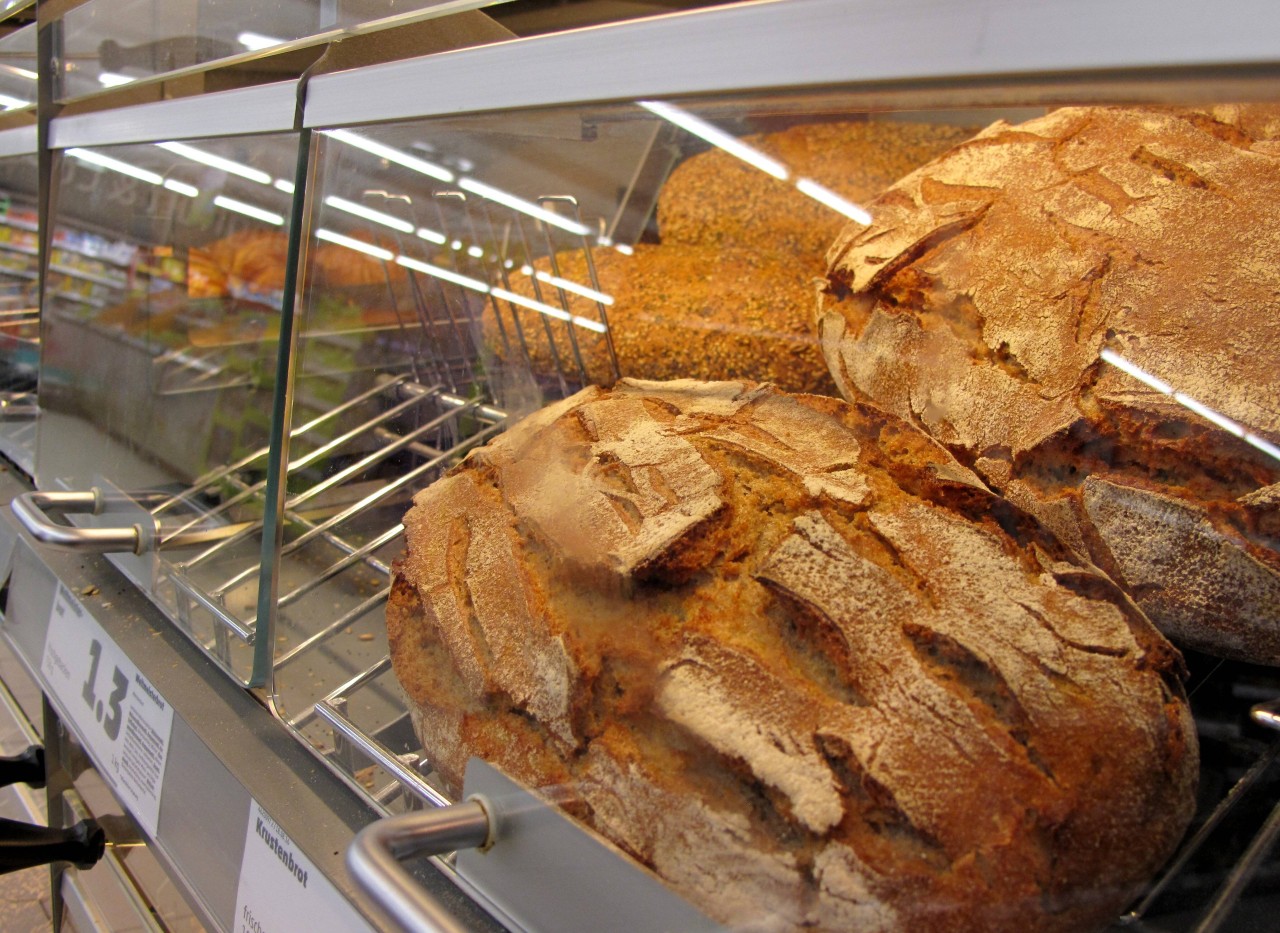 Aldi, Lidl und Co: Der Umgang mit nicht verkauftem Brot variiert teilweise. (Symbolbild)