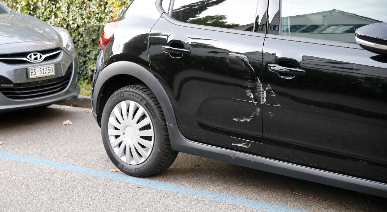 Bochum: Etliche Anwohner dürften sich am Sonntag über einen Lackschaden an ihrem Auto geärgert haben. (Symbolbild)