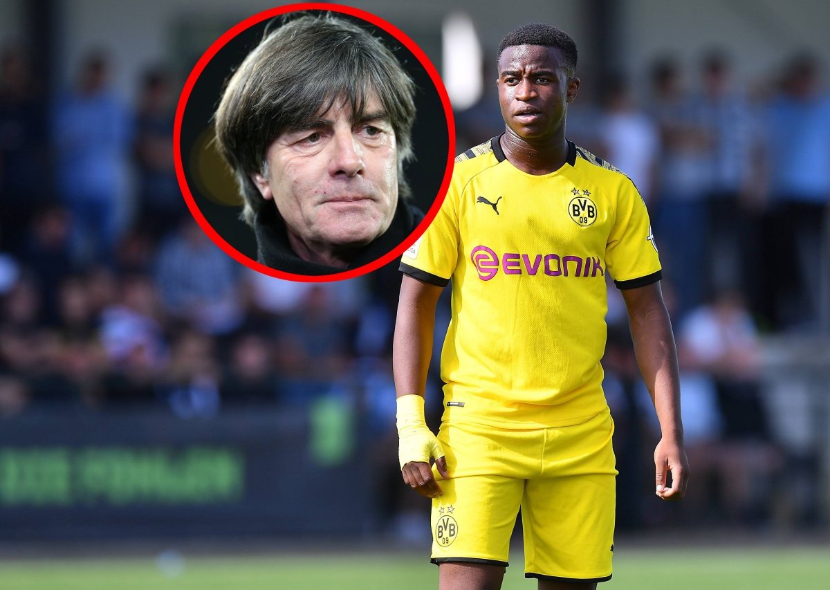 borussia-dortmund-moukoko-loew.jpg