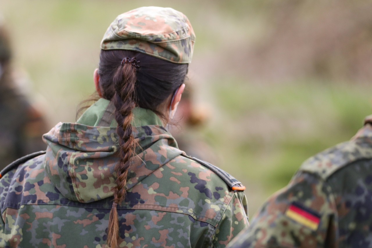 „First Dates“(Vox): Kandidatin Svea arbeitet ist als Soldatin bei der Bundeswehr tätig. (Symbolbild)