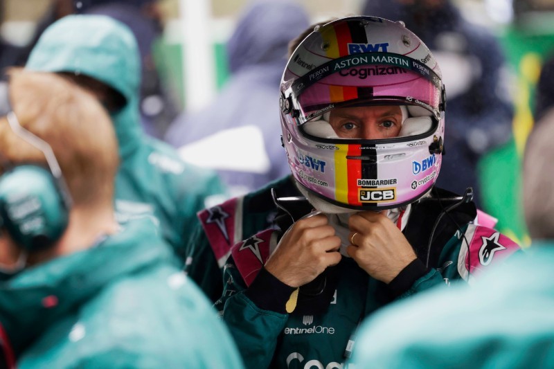 Sebastian Vettel mit BWT-Helm beim Formel 1-Rennen in Spa-Francorchamps.