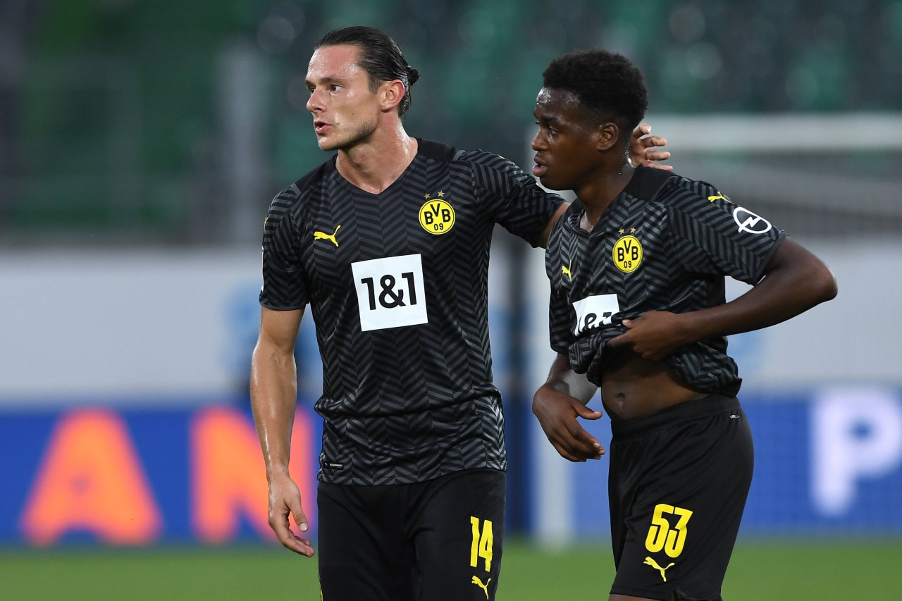 Bei Borussia Dortmund durfte Jamie Bynoe-Gittens (r.) in Trainings und Testspielen bereits Profi-Luft schnuppern.