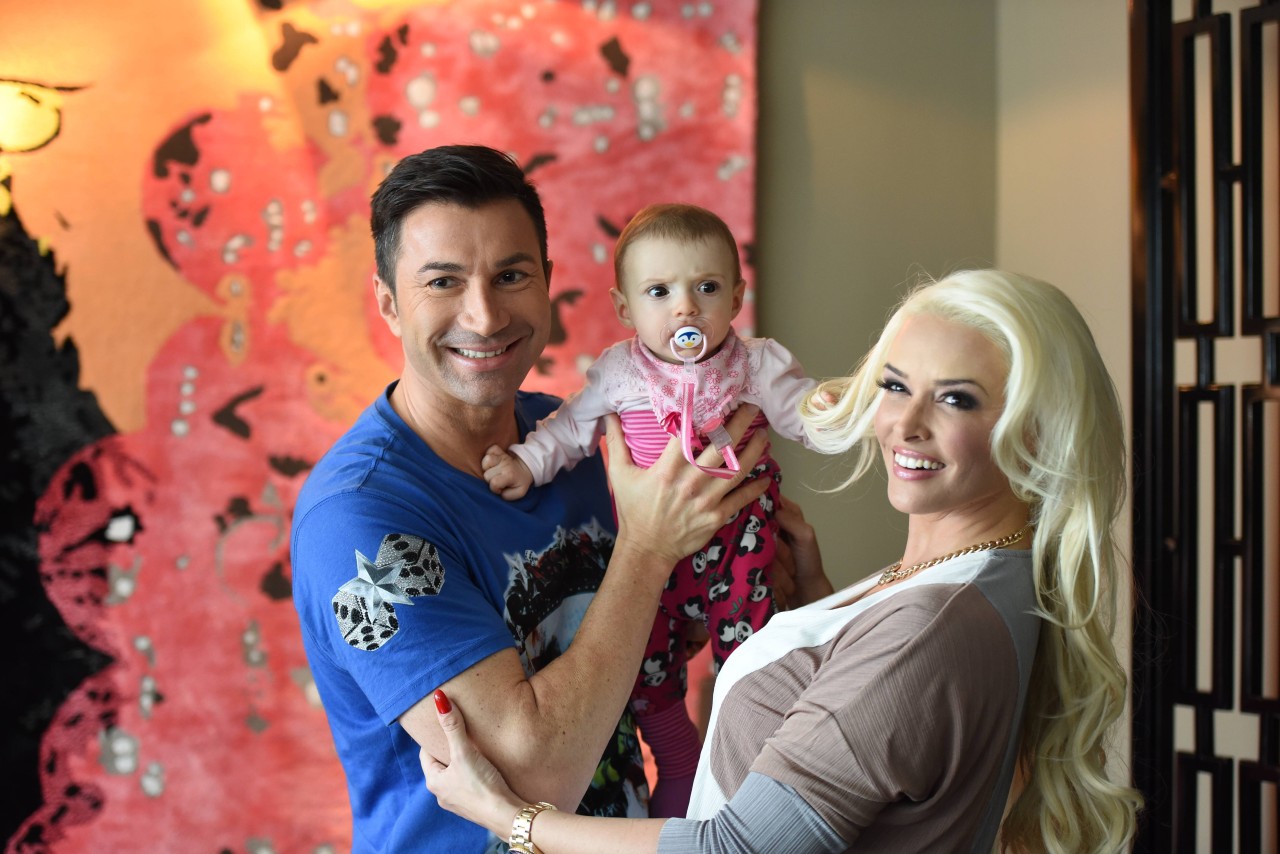 Familienglück: Lucas Cordalis und Daniela Katzenberger mit ihrer Tochter Sophia wenige Monate nach der Geburt.