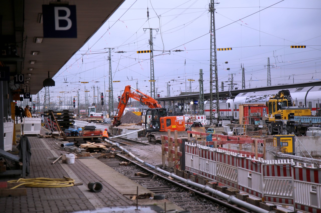 Die Deutsche Bahn hat einiges vor im Jahr 2022. (Symbolbild)