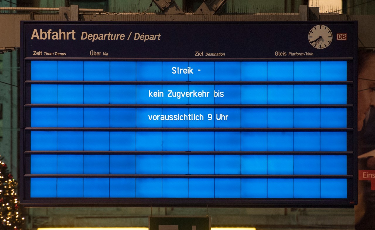 Erlebt die Deutsche Bahn bald wieder einen Warnstreik?(Symbolbild)