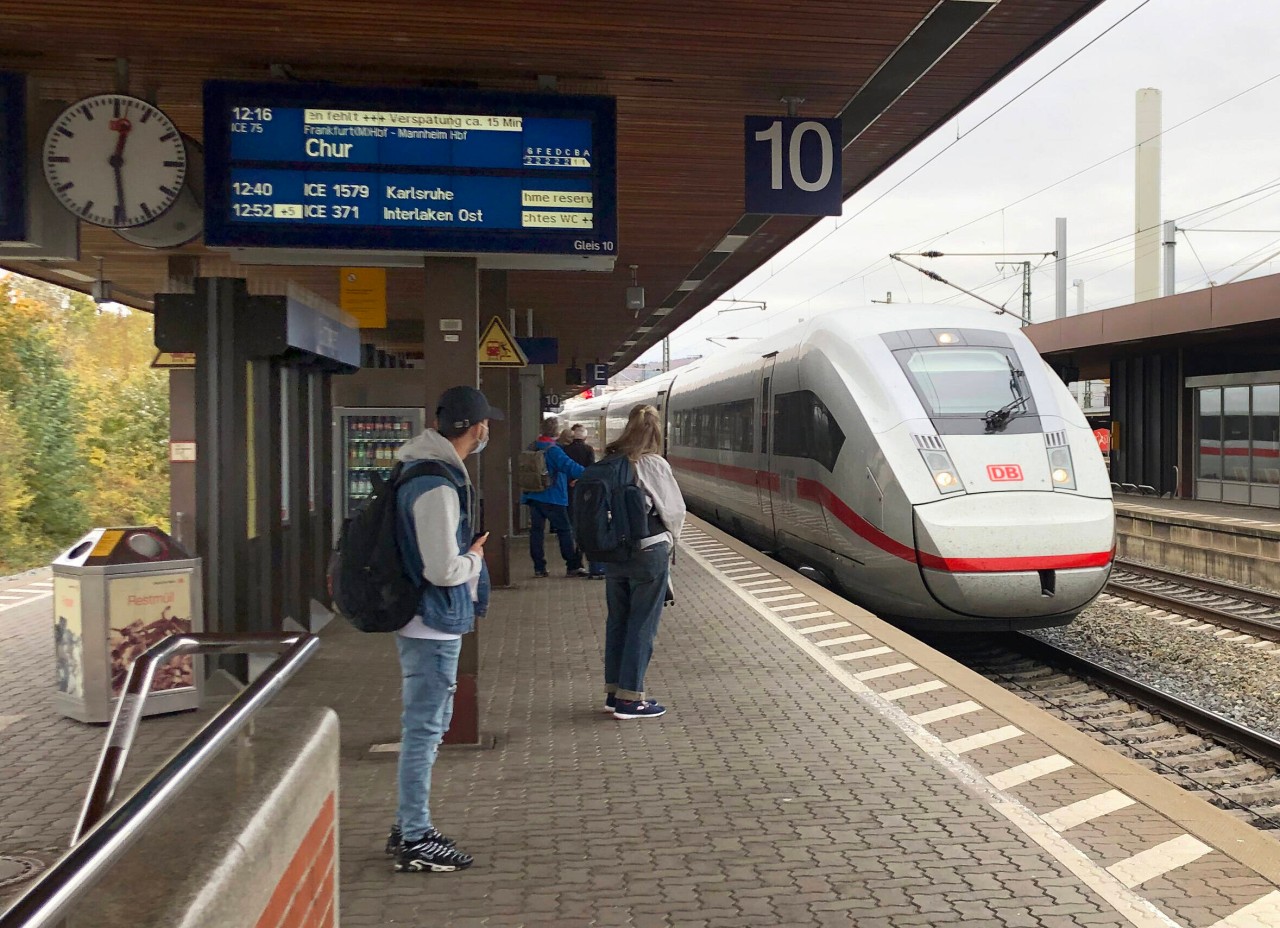 Die Deutsche Bahn hat zuletzt einige Kunden gegen sich aufgebracht, weil die Rückzahlungen nach den Streiks im Sommer immer noch nicht erfolgt sind.