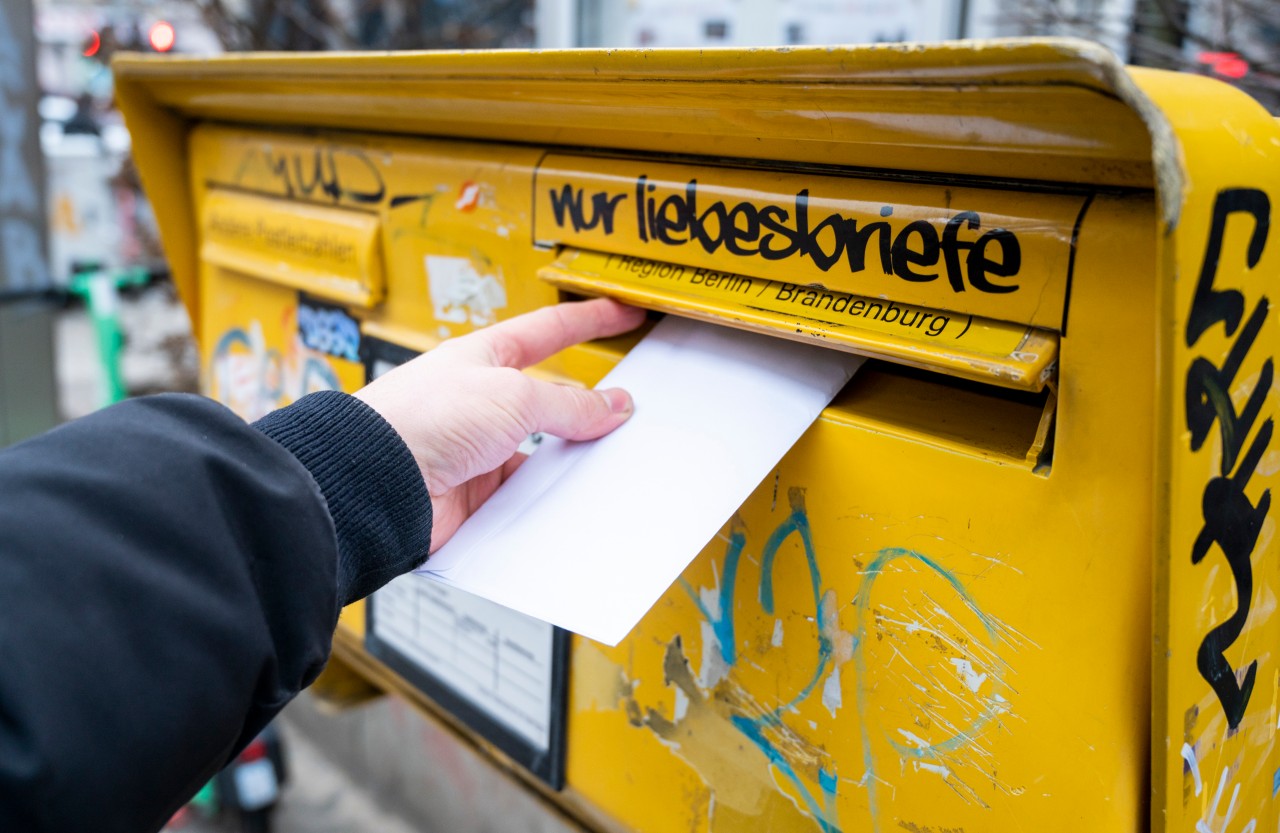 Deutsche Post: Briefe können immer auch mal aus Versehen geöffnet werden. (Symbolbild)