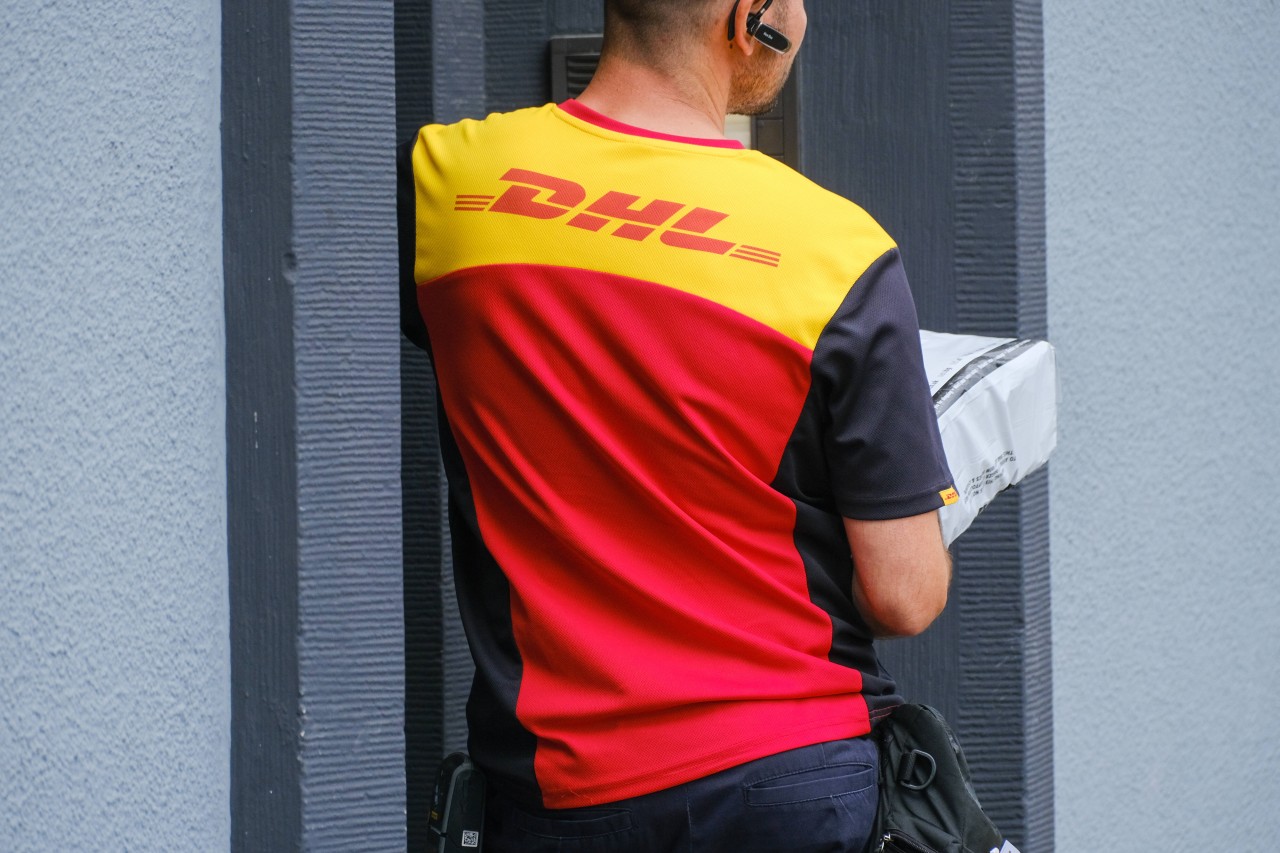 DHL bietet seinen Kunden an, dass Pakete an einem gewünschten Ablageort platziert werden können.