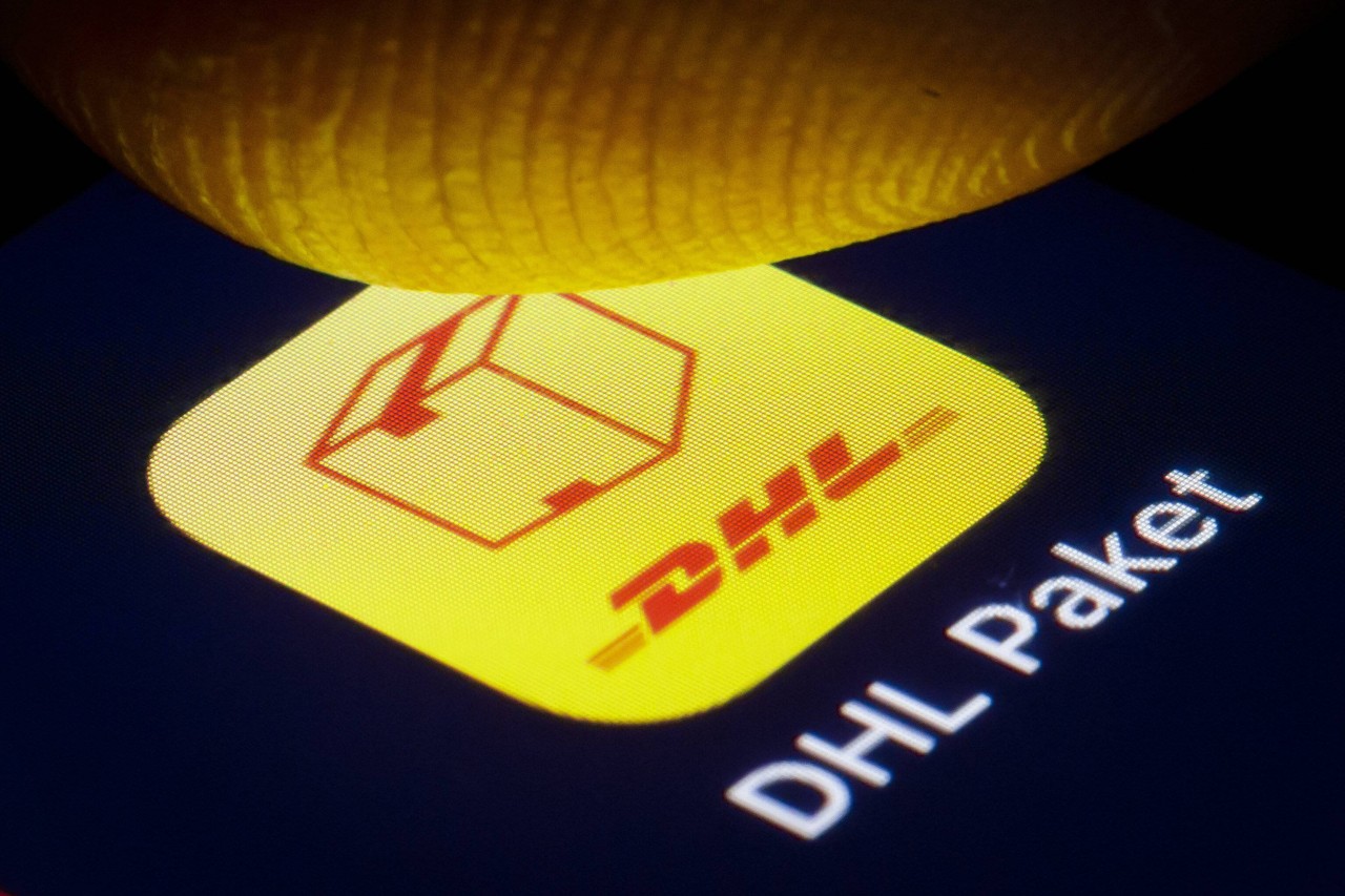 Die Betrüger nutzen nicht die Apps von DHL, Hermes und DPD, sondern verschicken SMS. 