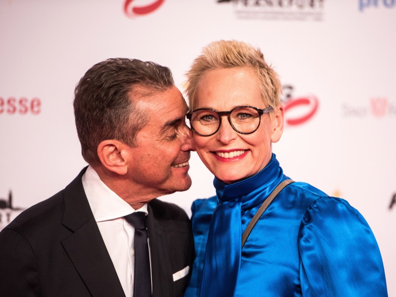 Bärbel Schäfer im April 2018 mit Ehemann Michel Friedmann. Nach mehreren Formaten auf N24 oder RTL II hat sie seit 2009 auf dem Sender hr3 ihre eigene Radio-Talksendung.