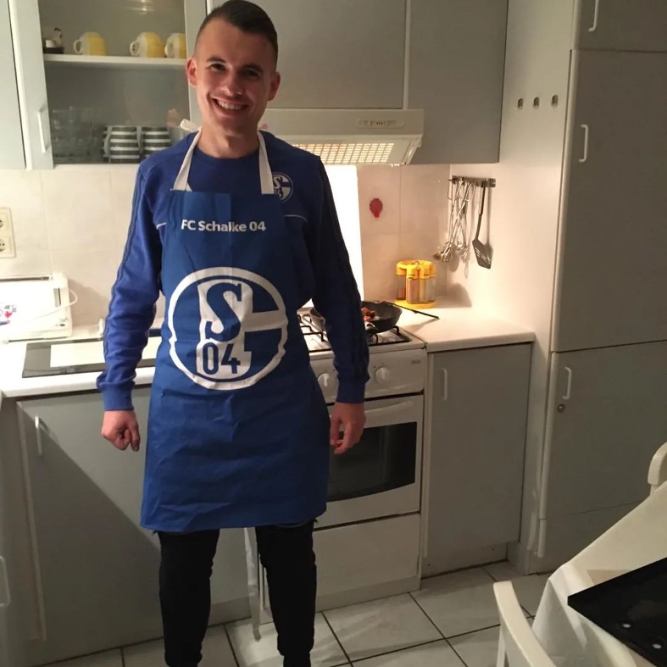Von Dominiks Schicksal haben viele Fans des FC Schalke 04 mitbekommen und in den sozialen Netzwerken geholfen.