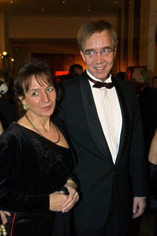 Linke-Spitzenkandidat Dietmar Bartsch und seine Frau Elke auf dem Bundespresseball im Jahr 2002. Das Paar hat zwei gemeinsame Kinder. 