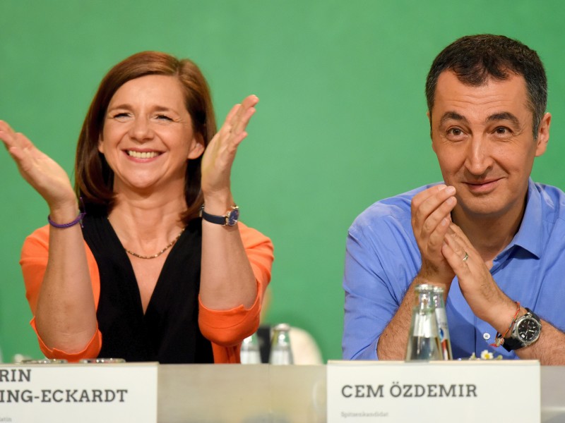 Der Mann an der Seite von Fraktionschefin Katrin Göring-Eckardt ist Cem Özdemir – aber nur im Bundestagswahlkampf. Hier bilden die beiden das Spitzenduo von Bündnis 90/Die Grünen. Privat ist sie mit ...