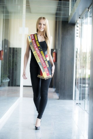 Elisabetha Sadykov trägt den Titel der Miss Baden-Württemberg. 