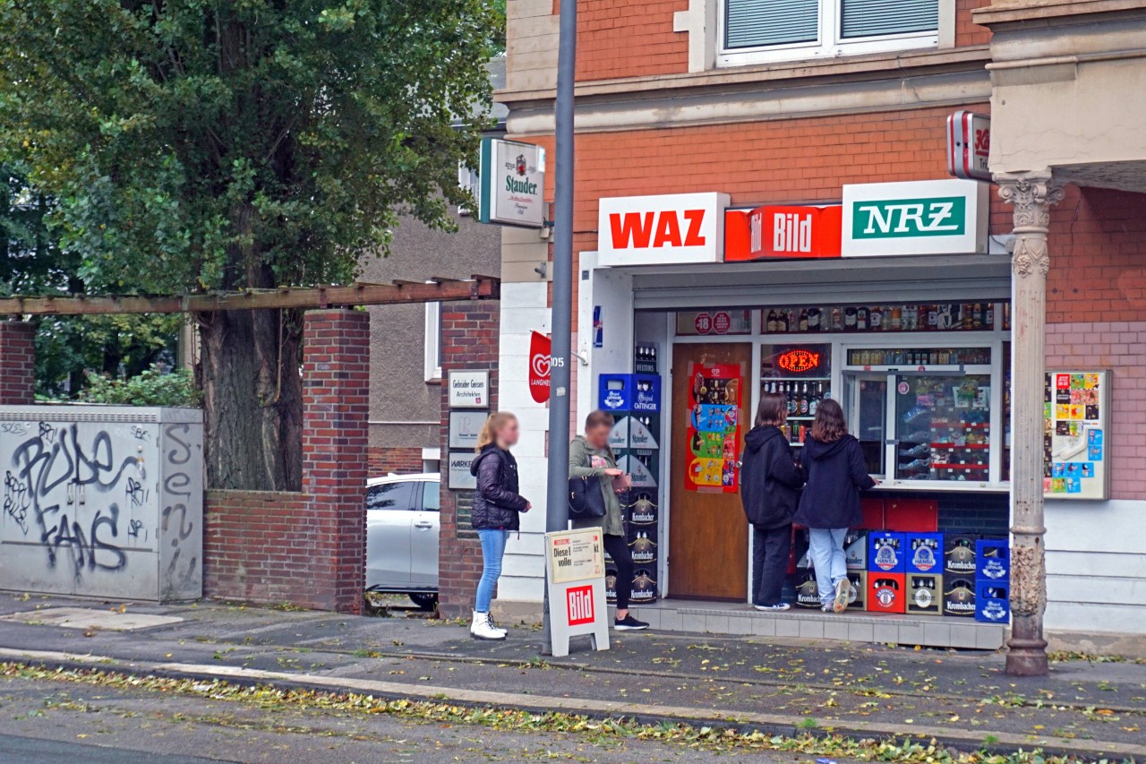 Duisburg: Ein Mann hat an einem Kiosk mit Falschgeld bezahlen wollen. (Archiv)