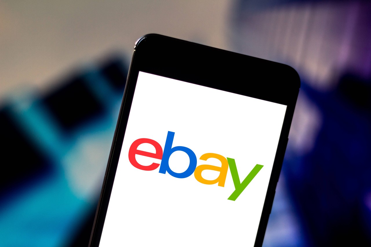 Ein Mann hat einen Gegenstand bei ebay zum Spottpreis verkauft – zumindest, wenn man bedenkt, was drinsteckte. Seinen Verkauf musste er bitter bereuen. (Symbolbild)