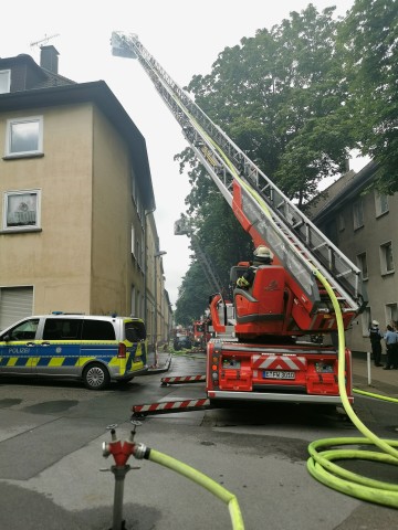 Essen: Die Feuerwehr kämpfte gegen die Flammen.