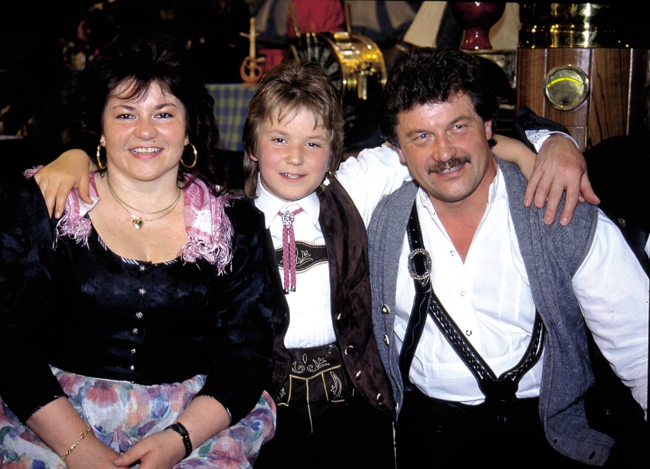 Florian Silbereisen mit seinen Eltern Helga und Franz im Jahr 1992.