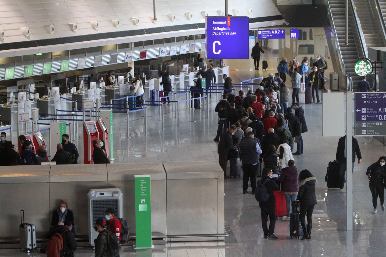 Flughafen Frankfurt macht sich auf Passagier-Ansturm gefasst - DerWesten.de
