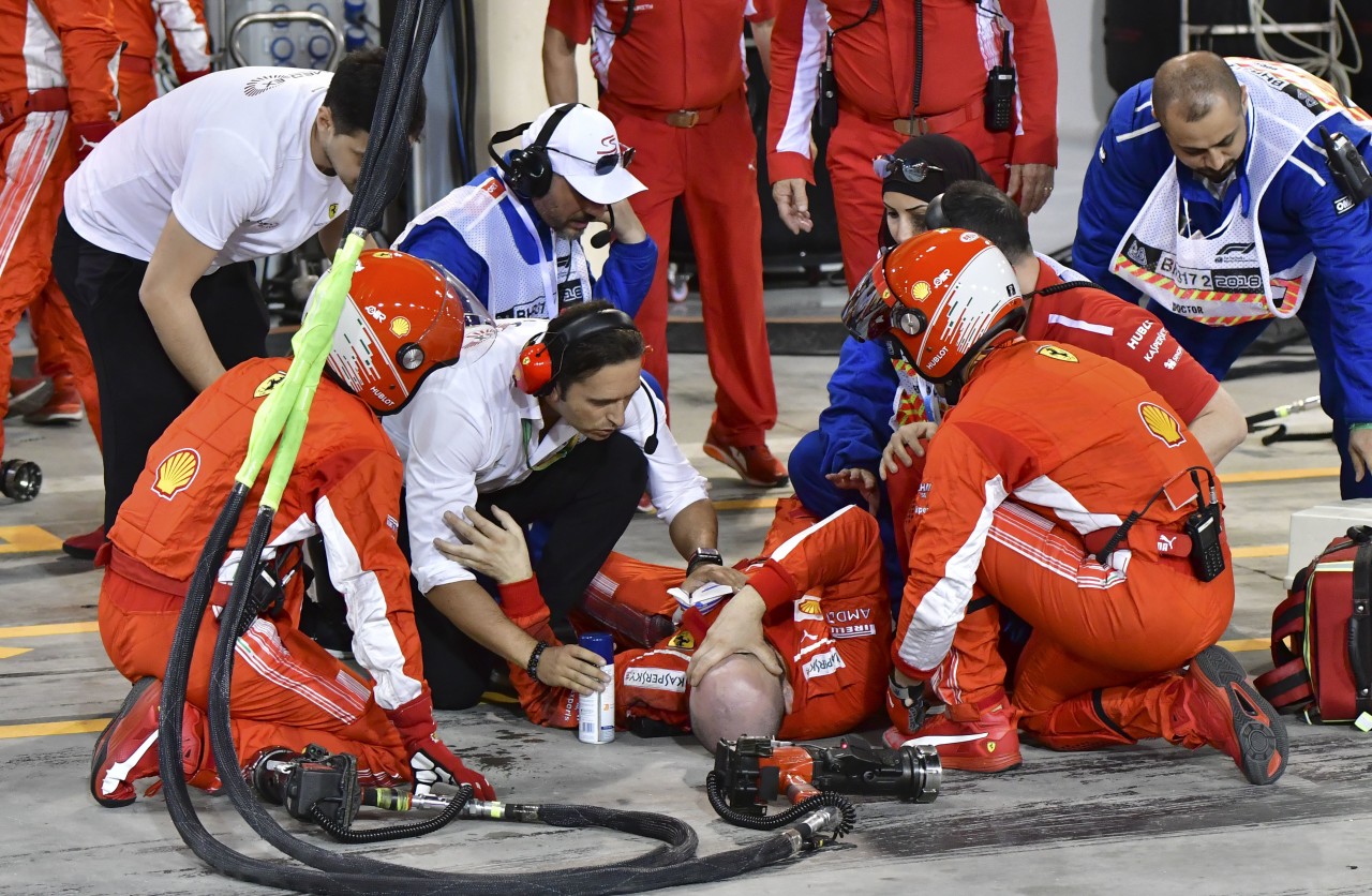 Beim Rennen der Formel 1 in Bahrain kam es bei Ferrari zu einem schrecklichen Unfall. 