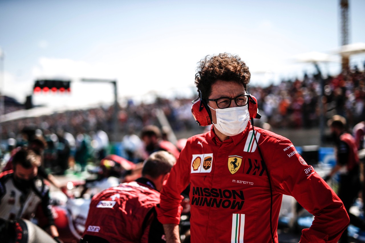 Ferrari-Teamchef Mattia Binotto ist angefressen.
