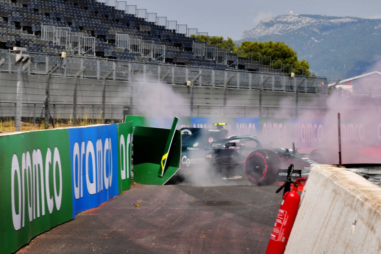 Formel 1: Im FP1 von Frankreich flog Sebastian Vettel ab.