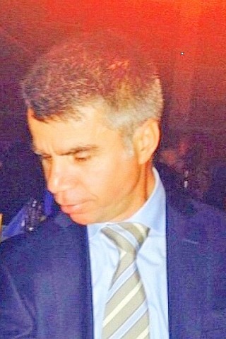 Der türkischstämmige Unternehmer Özel Sögüt aus Siegen ist im Dezember 2016 verhaftet worden. Mittlerweile ist er aus dem Gefängnis entlassen worden, darf aber die Türkei nicht verlassen. Ihm wird vorgeworfen, der Gülen-Bewegung anzugehören. 