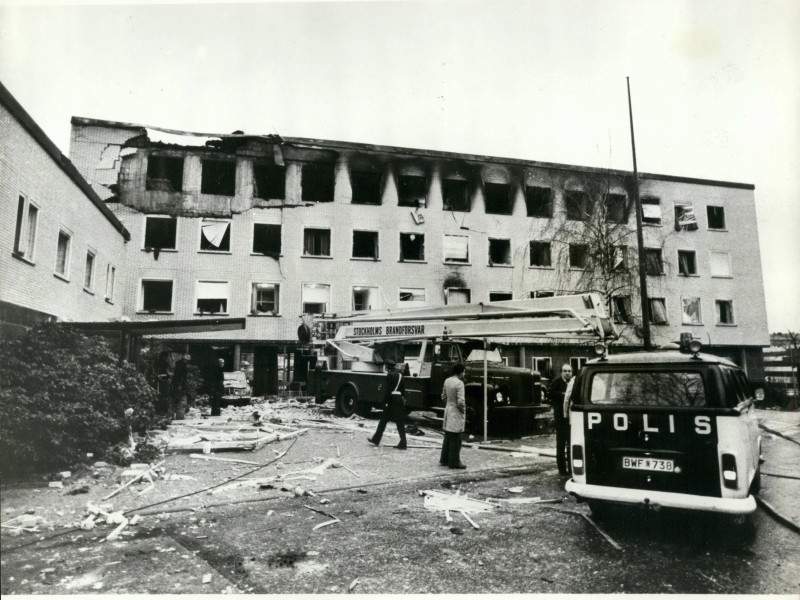 Am 4. April 1975 nahm die RAF Geiseln in der deutschen Botschaft in Stockholm. Zwei Diplomaten wurden getötet. Als ein Sprengsatz aus Versehen detonierte, starben auch zwei Terroristen.