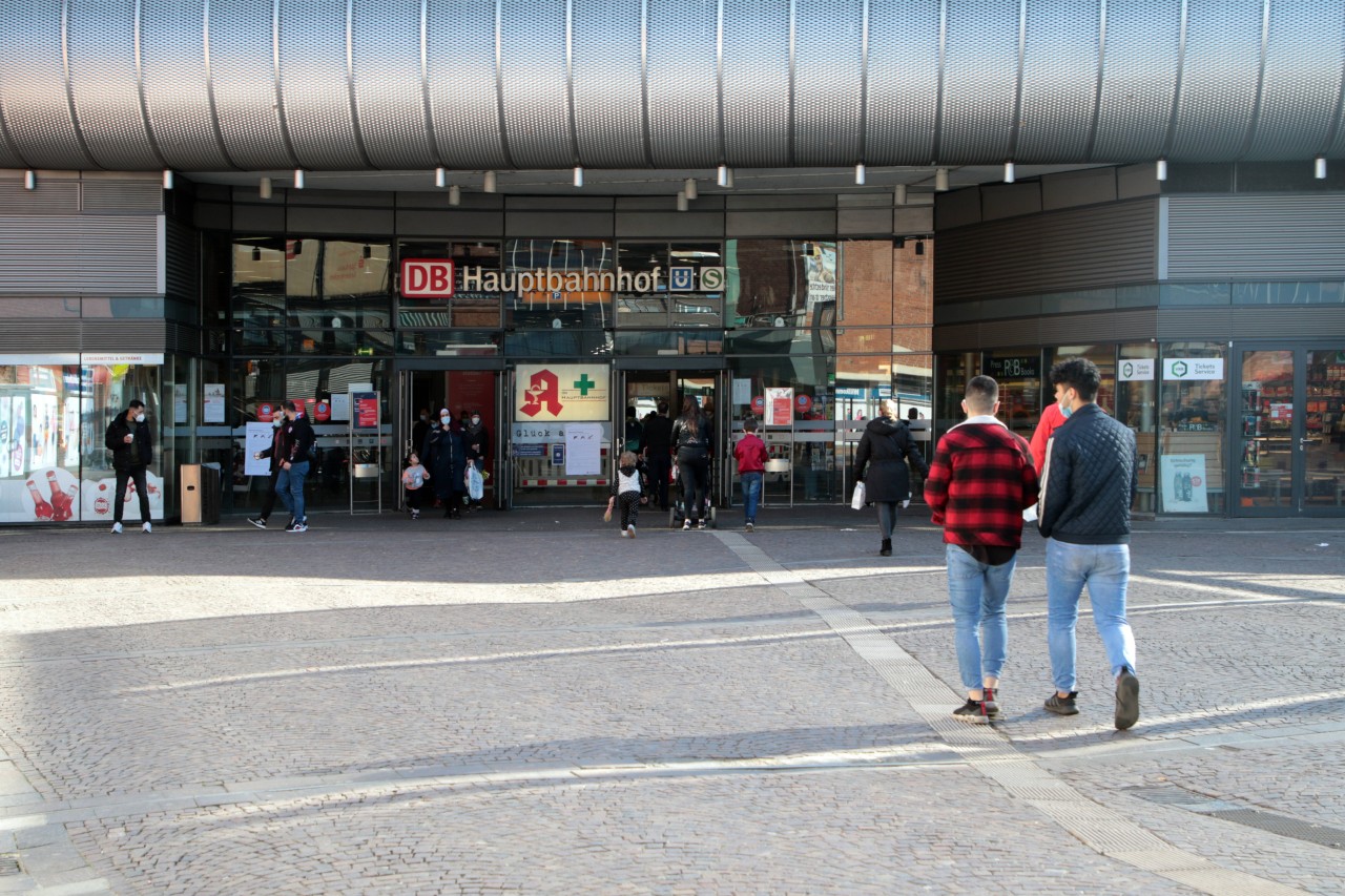 Die Polizei Gelsenkirchen nahmen den Mann am Hauptbahnhof fest. 