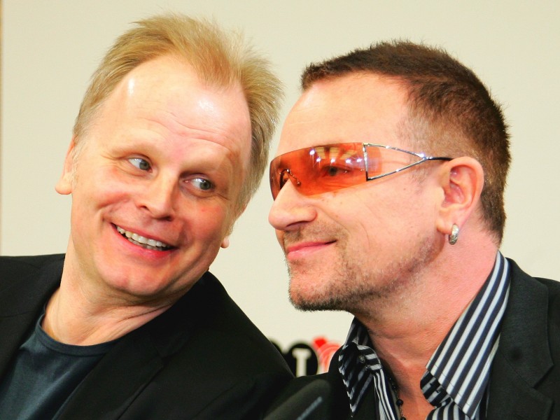 Beim G8-Gipfel 2007 erhebt er gemeinsam mit U2-Sänger Bono die Stimme gegen Armut.