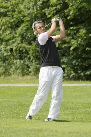 Aus dem Privatleben von Florian Silbereisen ist neben seiner Beziehung zu Helene Fischer außerdem bekannt, dass der Sänger gerne Golf spielt.