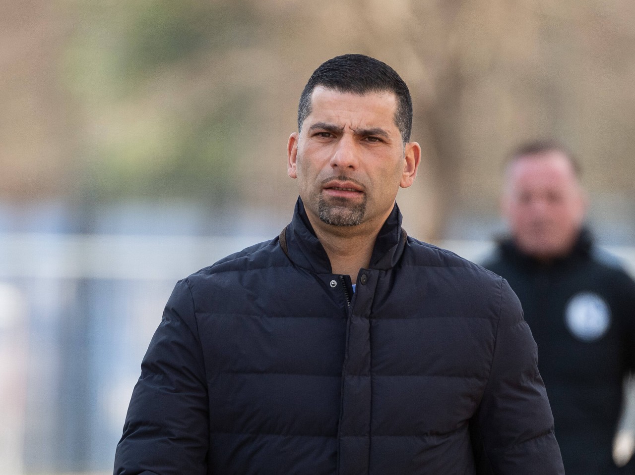 Nach einem Jahr als Trainer des FC Schalke 04 musste Dimitrios Grammozis Anfang März gehen.