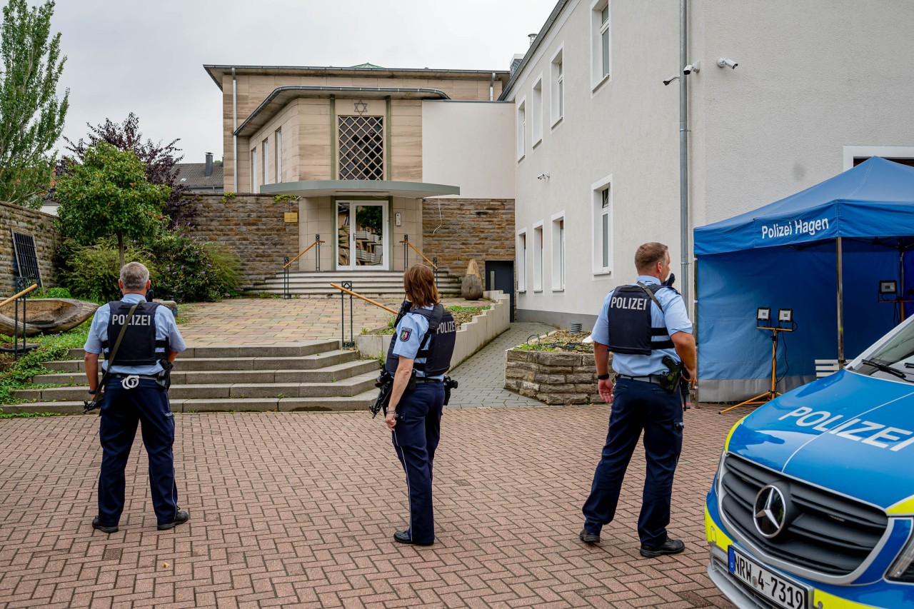 Die Polizei Hagen sicherte im September 2021 eine Synagoge in Hagen.