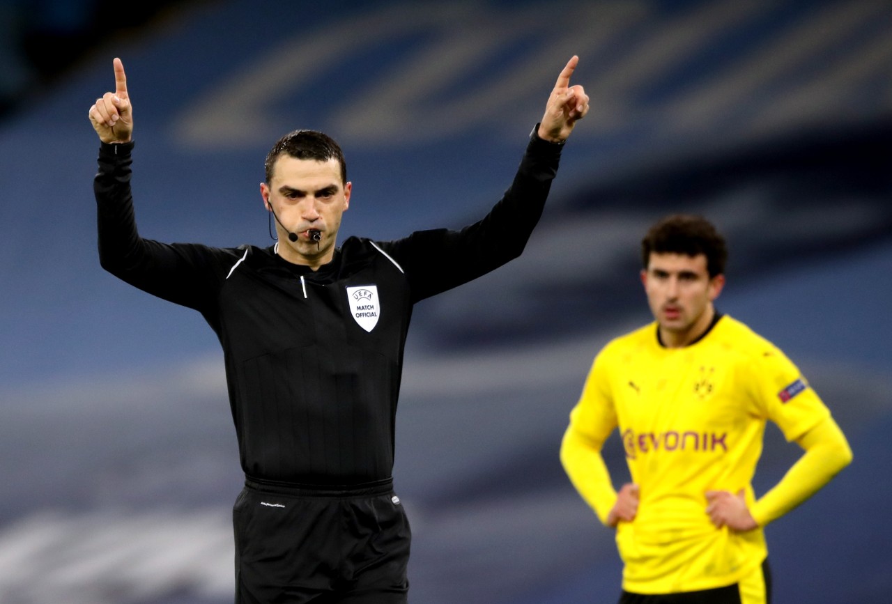 Ovidiu Hategan (l.) hatte bei ManCity gegen BVB einen schwarzen Tag.