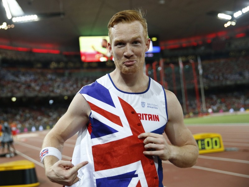 Bei der Leichtathletik-WM in Peking liefern die Sportler starke Leistungen und Emotionen. Für Deutschland holten unter anderem Kugelstoßerin Christina Schwanitz, ihr Kollege David Storl und Stabhochspringer Raphael Holzdeppe Medaillen. Alles überragender Star war 100-Meter-Weltmeister Usain Bolt.