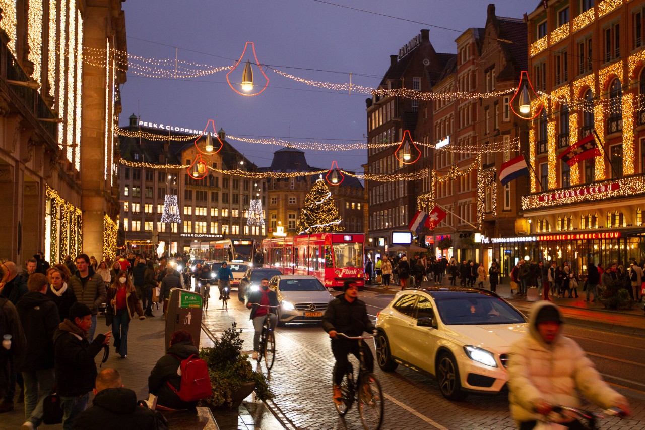 In Amsterdam haben die Menschen den letzten Tag vor dem Lockdown nochmal genutzt. 