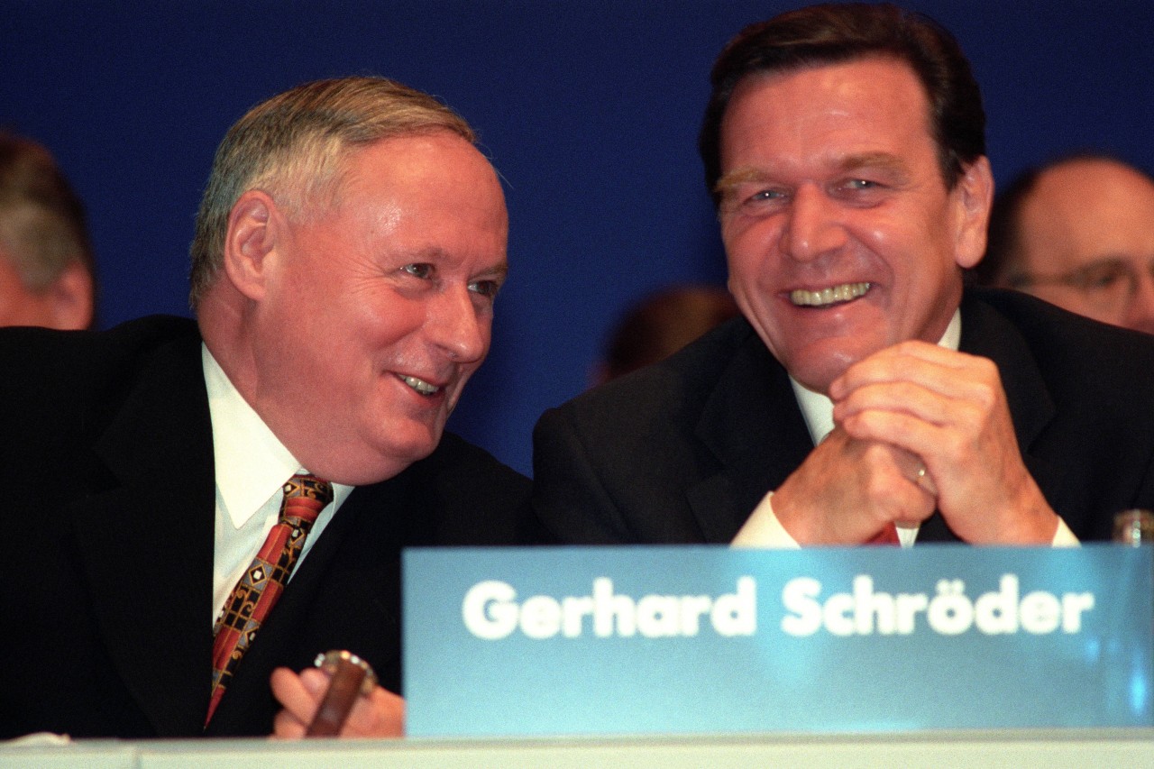 Früher Seit' an Seit': Oskar Lafontaine und Gerhard Schröder zu SPD-Zeiten 1998.