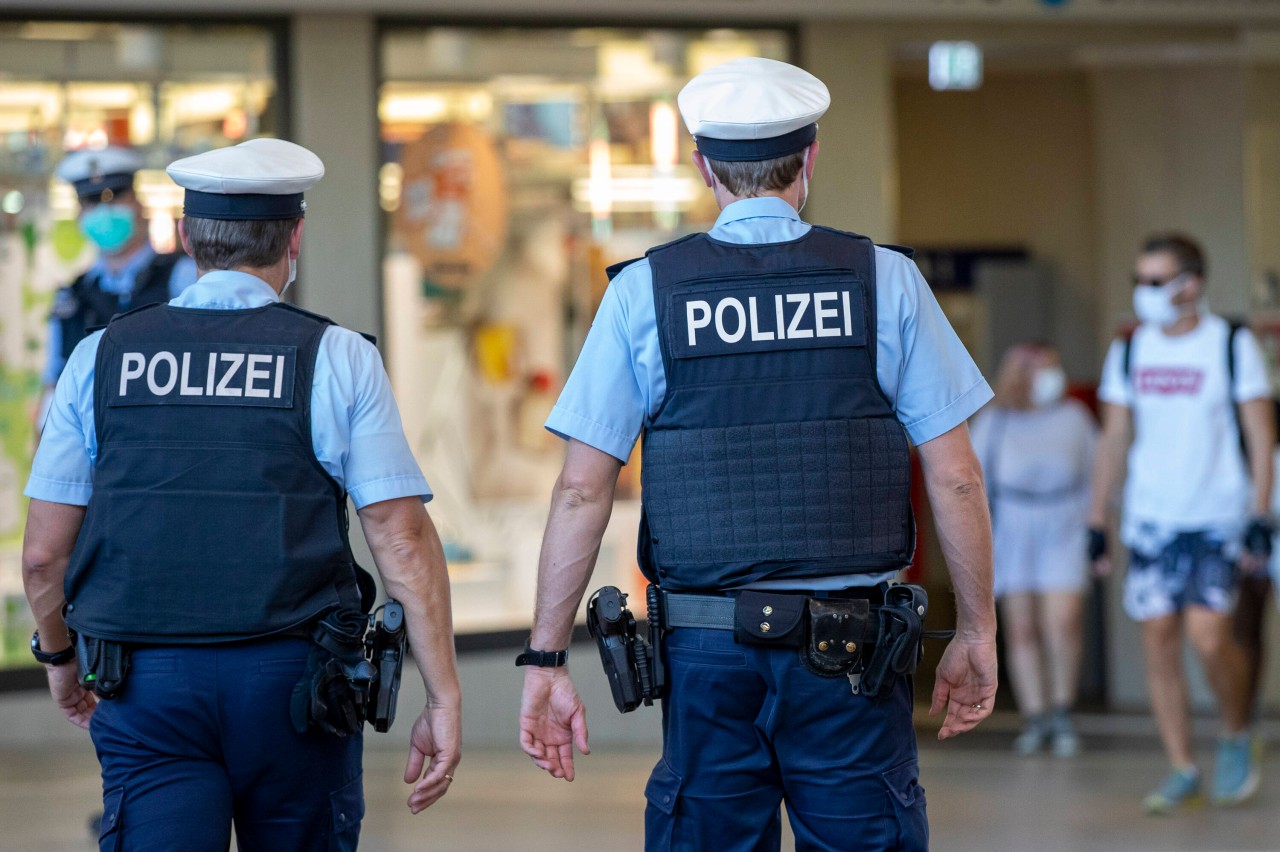 Die Bundespolizei hatte in Bochum mit einem Schläger zu tun, der eine junge Frau verletzt hatte. (Symbolbild)