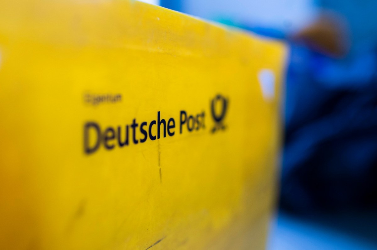 Eine Mitarbeiterin der Deutschen Post wettert über die Zustände bei ihrem Arbeitgeber. (Symbolbild), Eine Zustellerin der Deutschen Post wurde richtig wütend. (Symbolfoto).