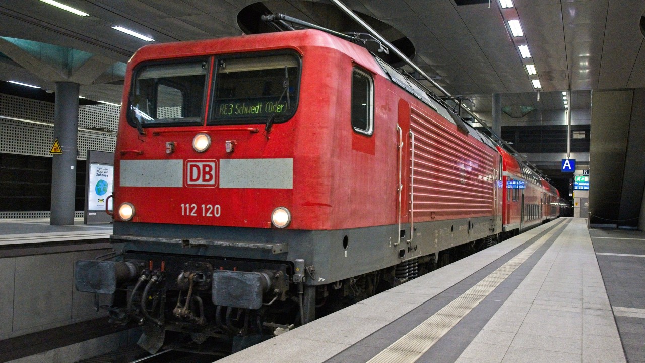 In Berlin kam es in einem Regionalexpress der Deutschen Bahn zu einem heftigen Zwischenfall. (Symbolbild)
