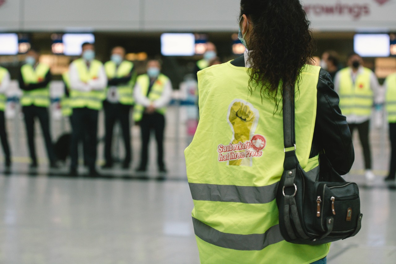Flughafen Düsseldorf: Zahlreiche Streiks wegen den Tarifverhandlungen mit dem Sicherheitspersonal. (Archivbild)