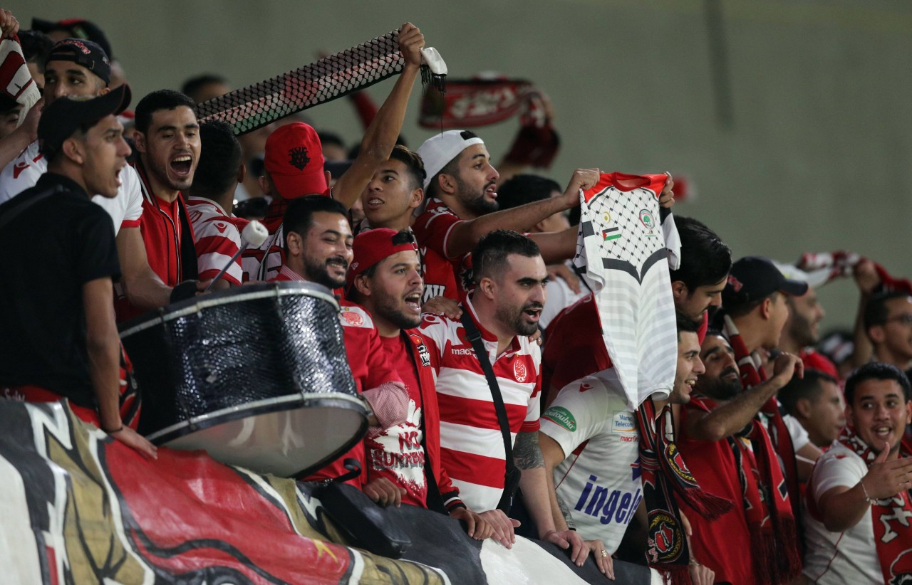 Der marokkanische Fußball hat eine leidenschaftliche Fankultur. Hier: Ultras von Wydad Casablanca.