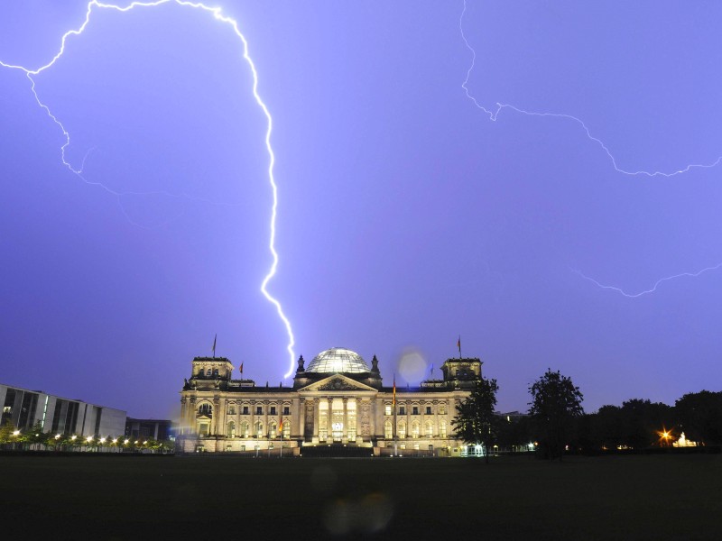 Donnerwetter, Reichstag! 